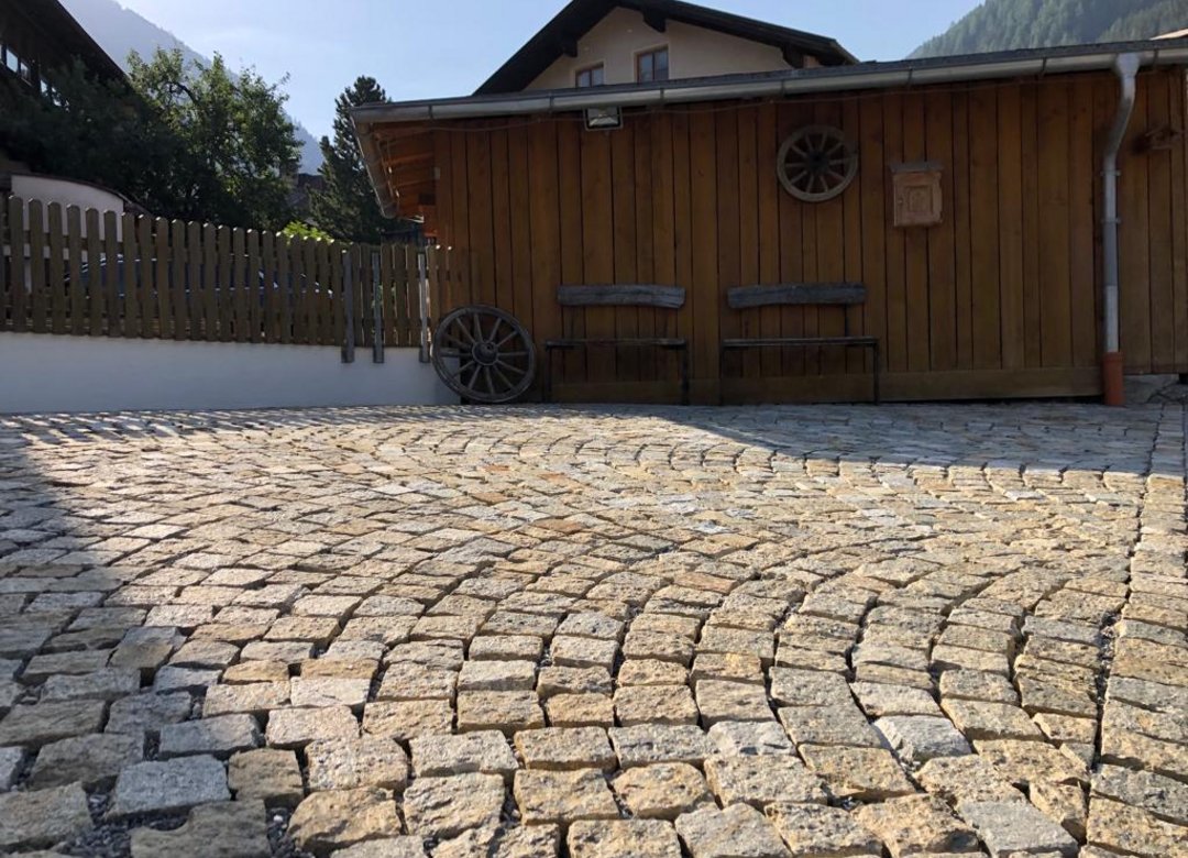 Naturstein & Pflaster